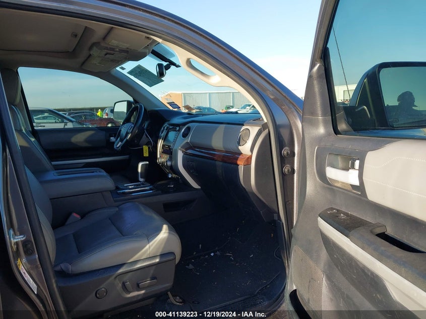 2017 TOYOTA TUNDRA VIN: 5TFFW5F17HX228733