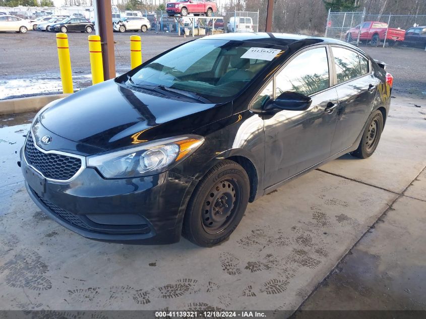 VIN KNAFK4A67F5424881 2015 KIA FORTE no.2