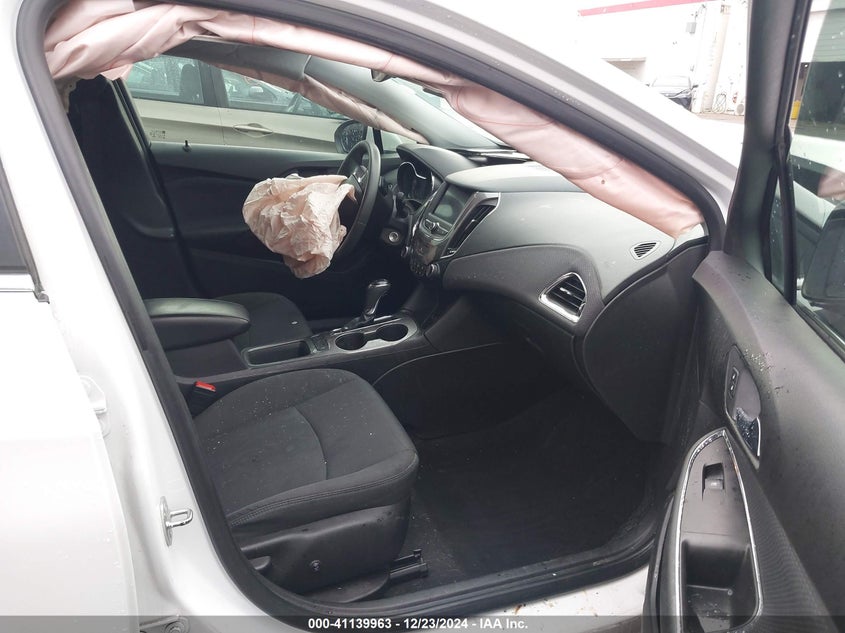 2019 CHEVROLET CRUZE VIN: 1G1BE5SM7K7147541