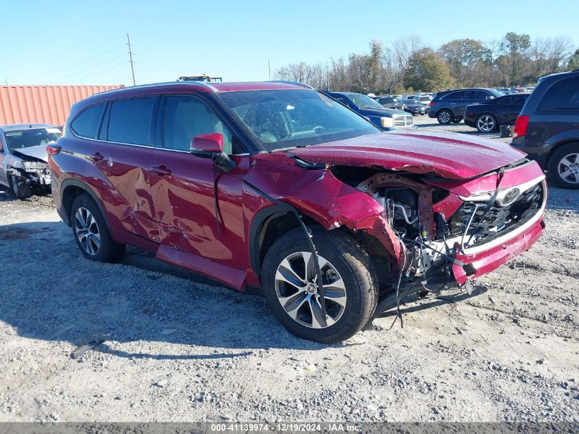 2022 TOYOTA HIGHLANDER XLE - 5TDHZRAH2NS143022