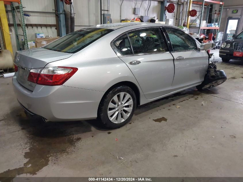 VIN 1HGCR3F94FA024736 2015 Honda Accord, Touring no.4