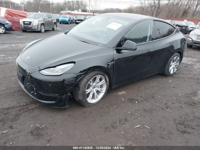 VIN 7SAYGDEE8PA183671 2023 TESLA MODEL Y no.2