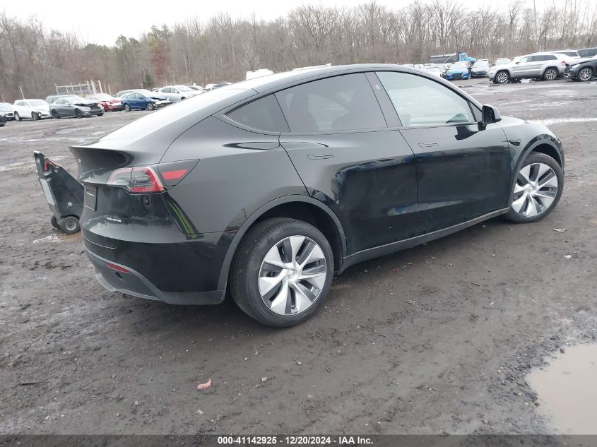 VIN 7SAYGDEE8PA183671 2023 TESLA MODEL Y no.4