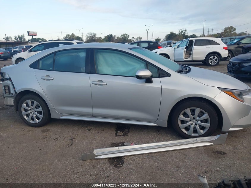 TOYOTA COROLLA - zdjęcie 13