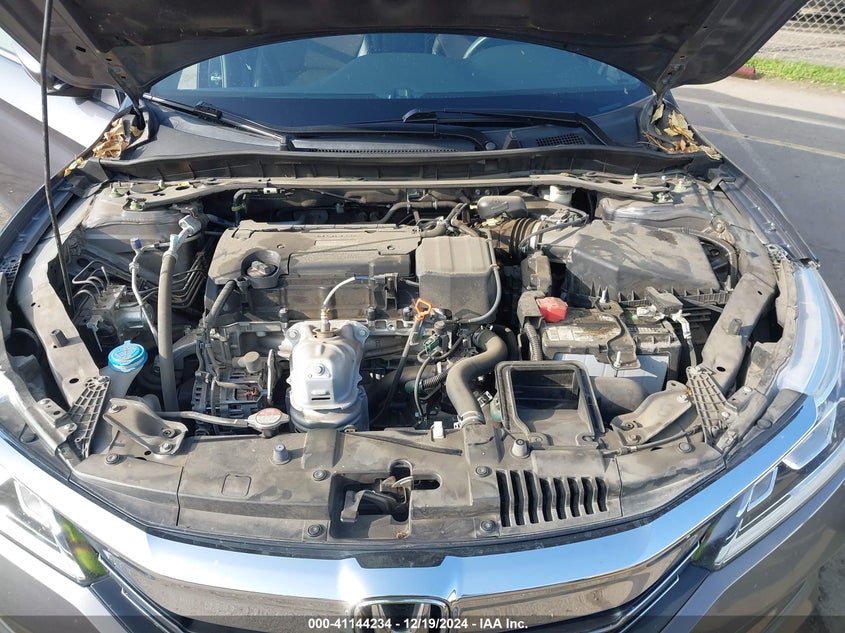 2017 HONDA ACCORD VIN: 1HGCR2F56HA212782