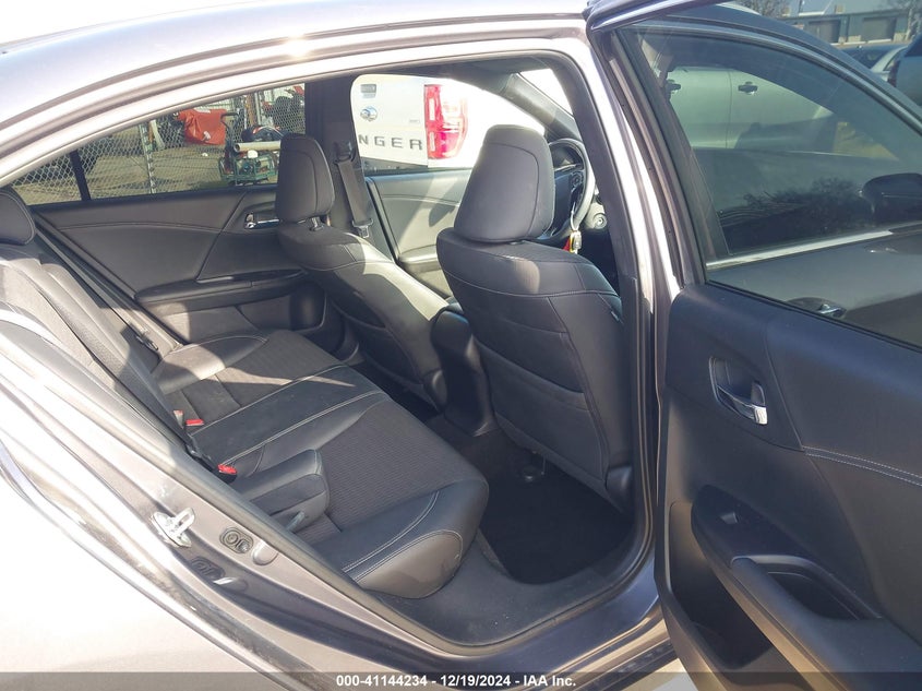 2017 HONDA ACCORD VIN: 1HGCR2F56HA212782