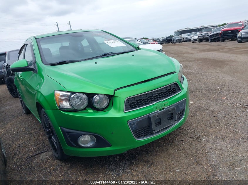 Vin: 1g1jc5sb4f4149934, lot: 41634675, chevrolet sonic lt auto 20151