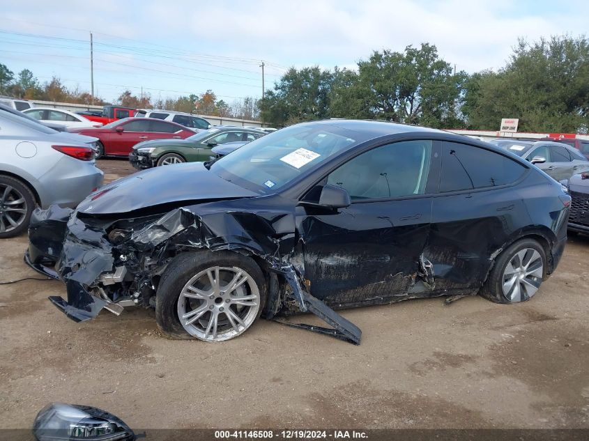 2024 Tesla Model Y Long Range Dual Motor All-Wheel Drive/Rwd VIN: 7SAYGDED4RF042898 Lot: 41146508