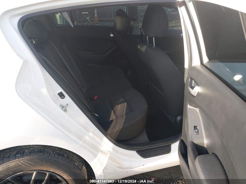 2018 KIA FORTE LX - KNAFK5A85J5772713