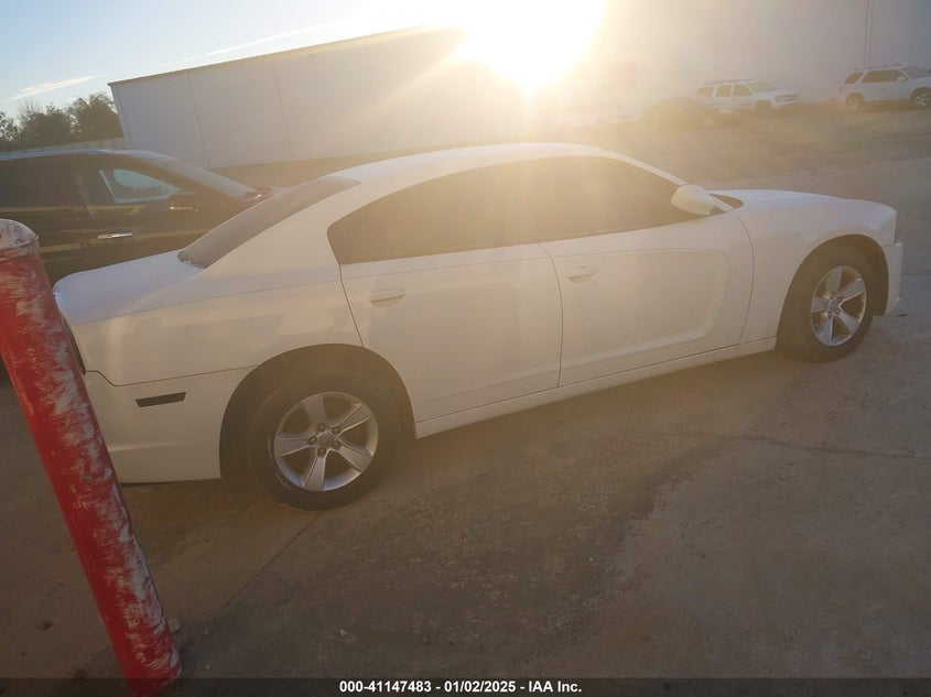 Vin: 2b3cl3cg0bh534257, lot: 41637708, dodge charger 20114