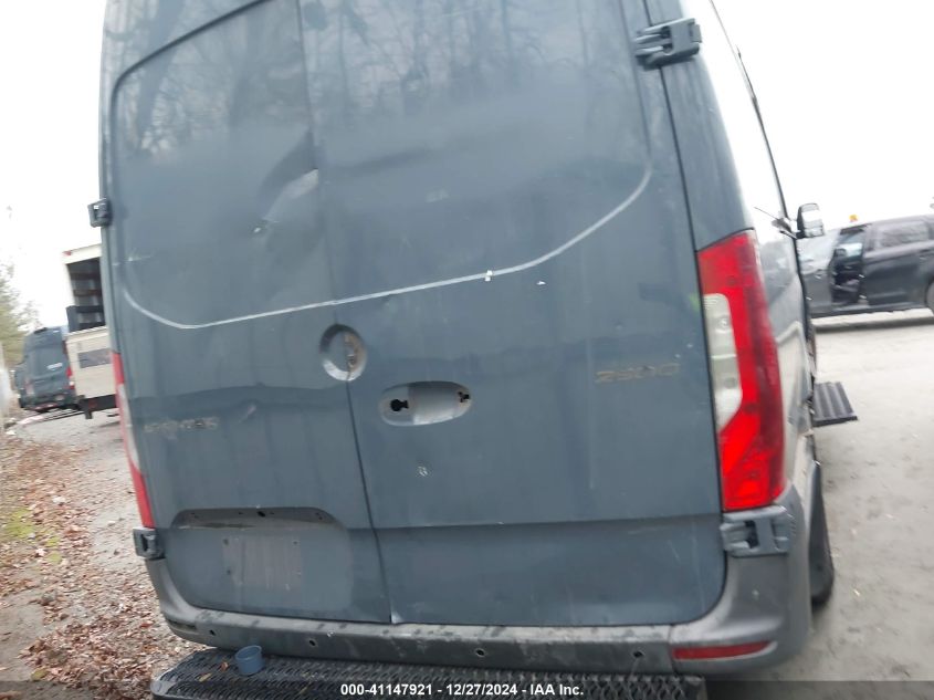 VIN WD4PF1CD7KP130472 2019 Mercedes-Benz Sprinter 2... no.16