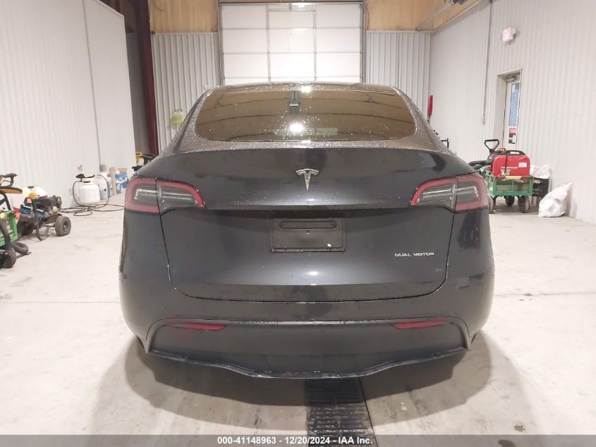 2025 Tesla Model Y Long Range Dual Motor All-Wheel Drive VIN: 7SAYGDEE5SF248102 Lot: 41148963