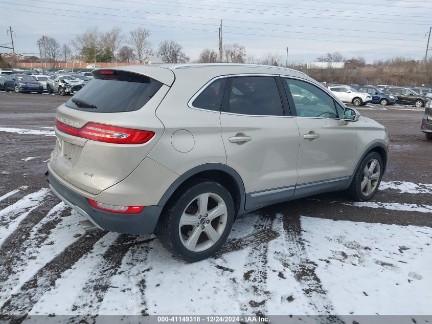 VIN 5LMCJ1C9XHUL34477 2017 Lincoln MKC, Premiere no.4