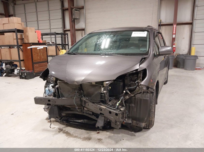 2019 TOYOTA SIENNA VIN: 5TDKZ3DC7KS001733