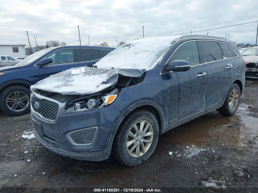 VIN 5XYPGDA57HG308610 2017 KIA SORENTO no.2