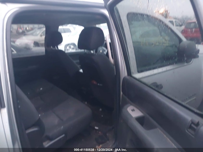 2011 CHEVROLET SILVERADO 1500 VIN: 3GCPKSE38BG271734