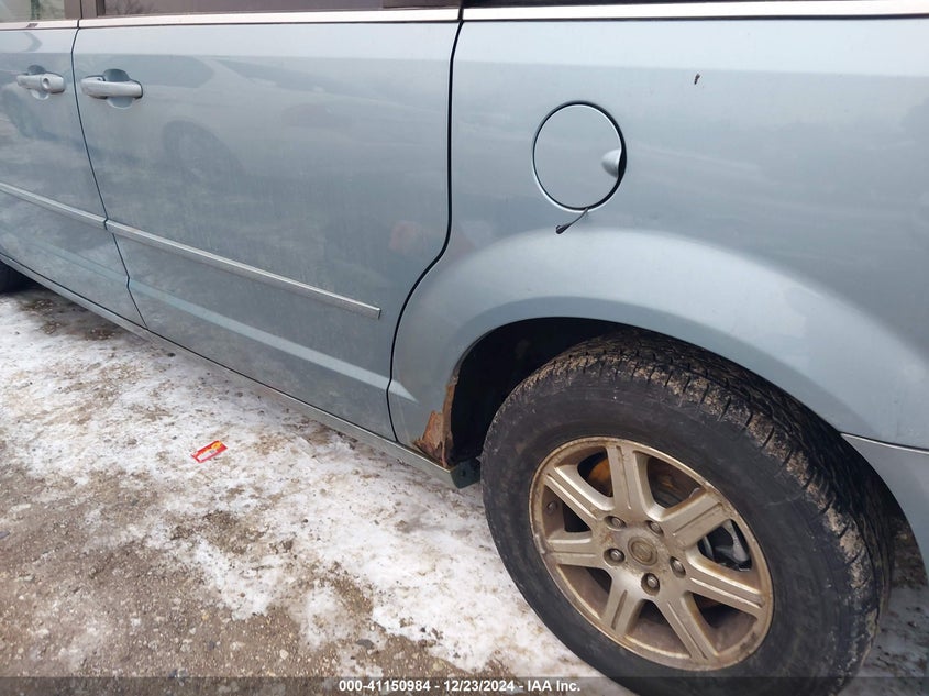 2008 CHRYSLER TOWN & COUNTRY VIN: 2A8HR54P28R666977