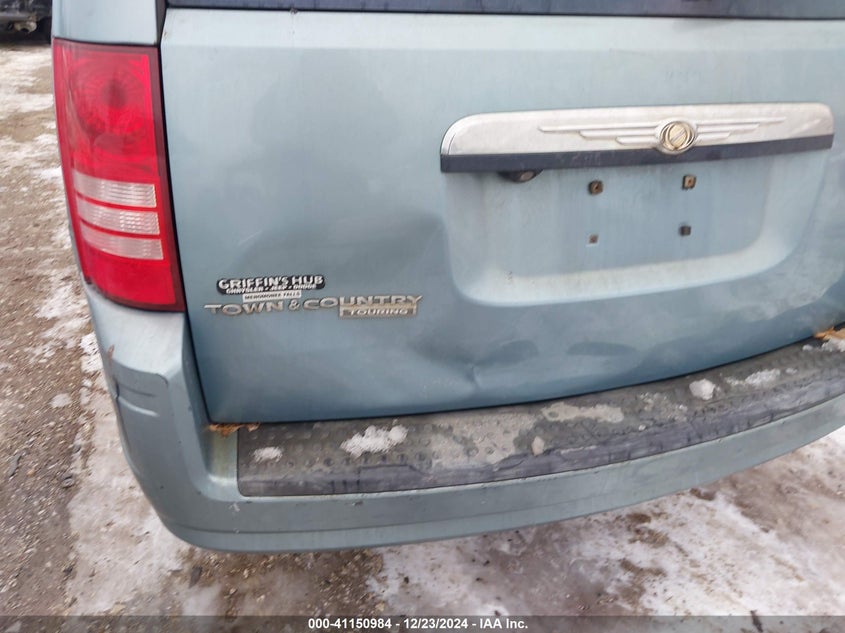 2008 CHRYSLER TOWN & COUNTRY VIN: 2A8HR54P28R666977