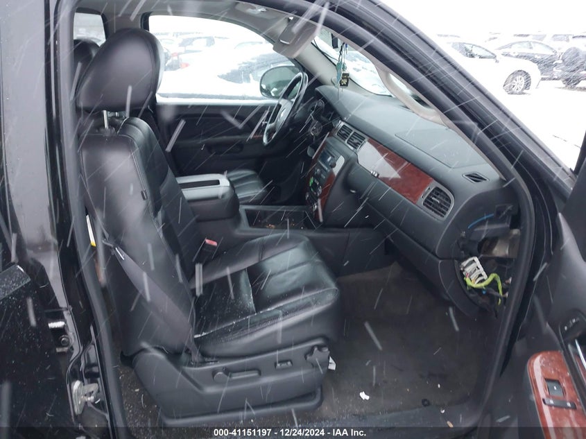 2013 CHEVROLET SUBURBAN VIN: 1GNSKJE71DR133731