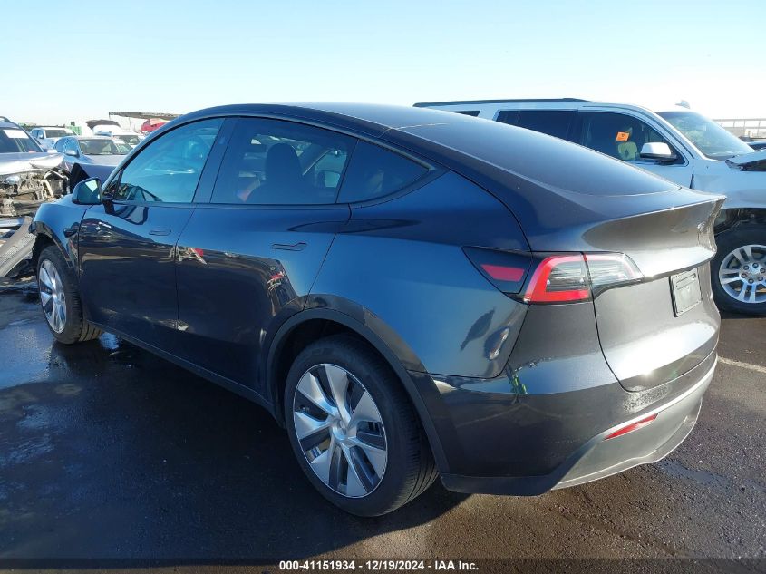 2024 TESLA MODEL Y - 7SAYGDEEXRA270975