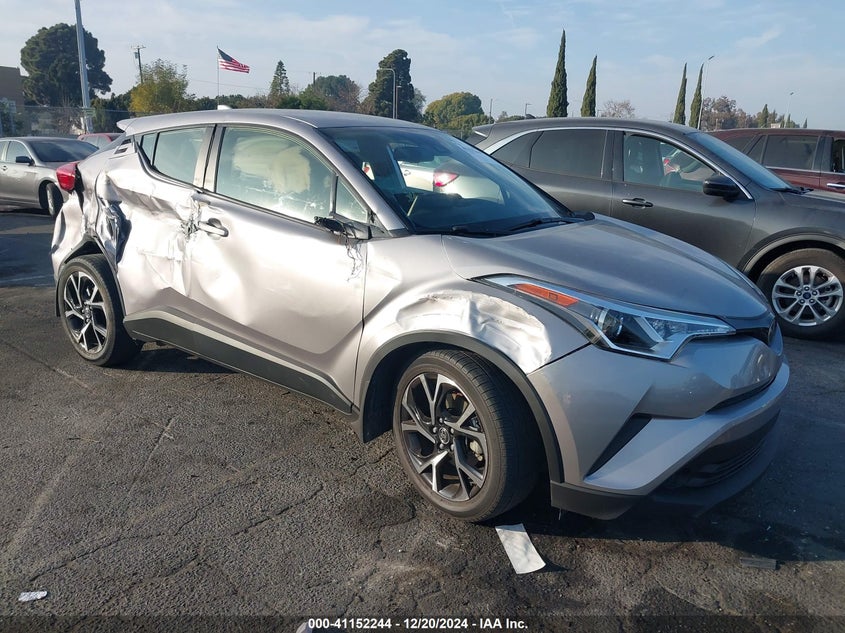 TOYOTA C-HR XLE 2019