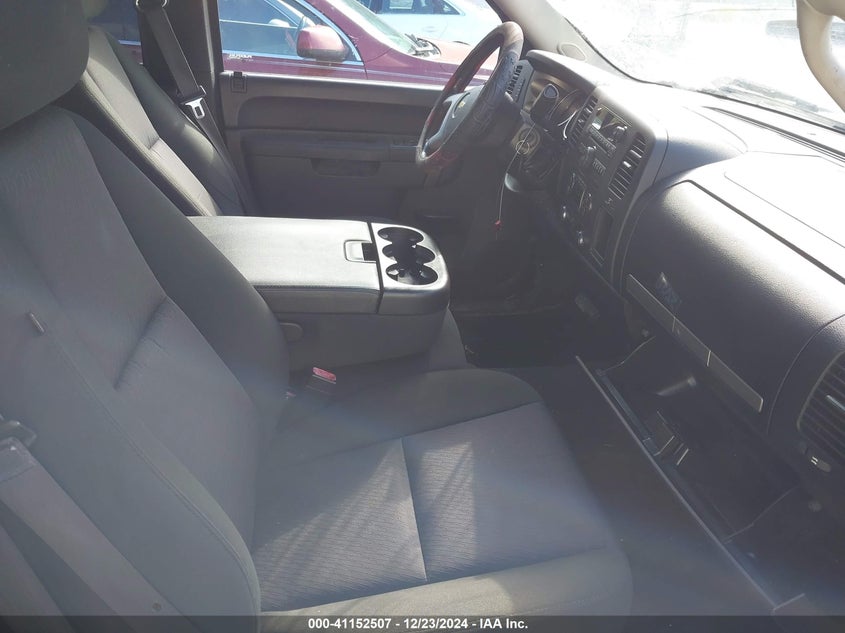 2013 CHEVROLET SILVERADO 1500 LT - 1GCRCSE06DZ333307