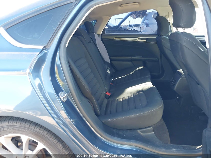 2019 FORD FUSION VIN: 3FA6P0HD4KR132121