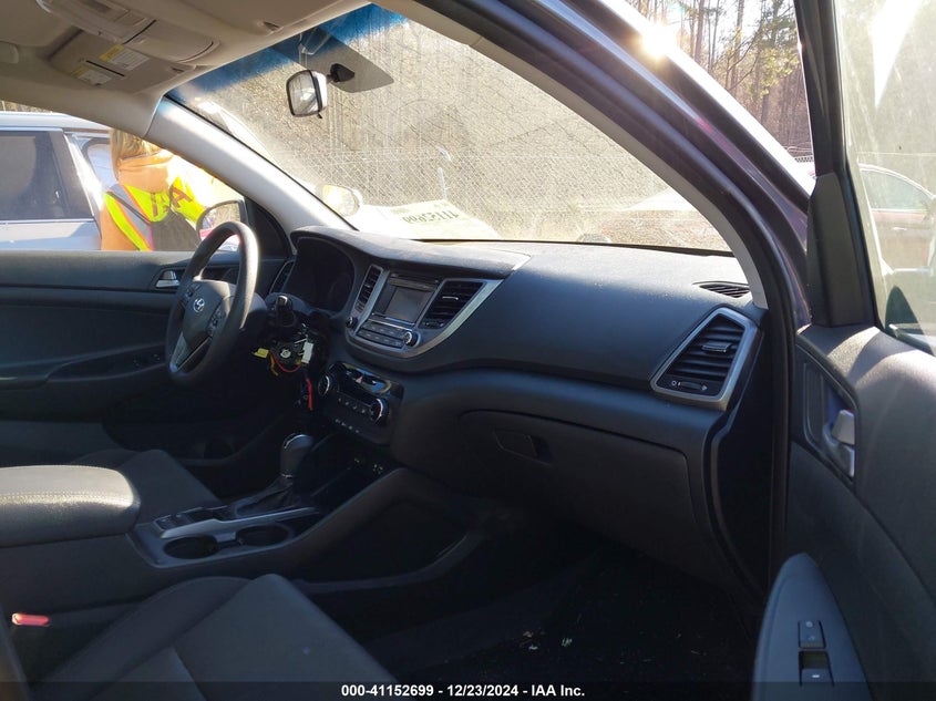 2017 HYUNDAI TUCSON VIN: KM8J33A42HU394048