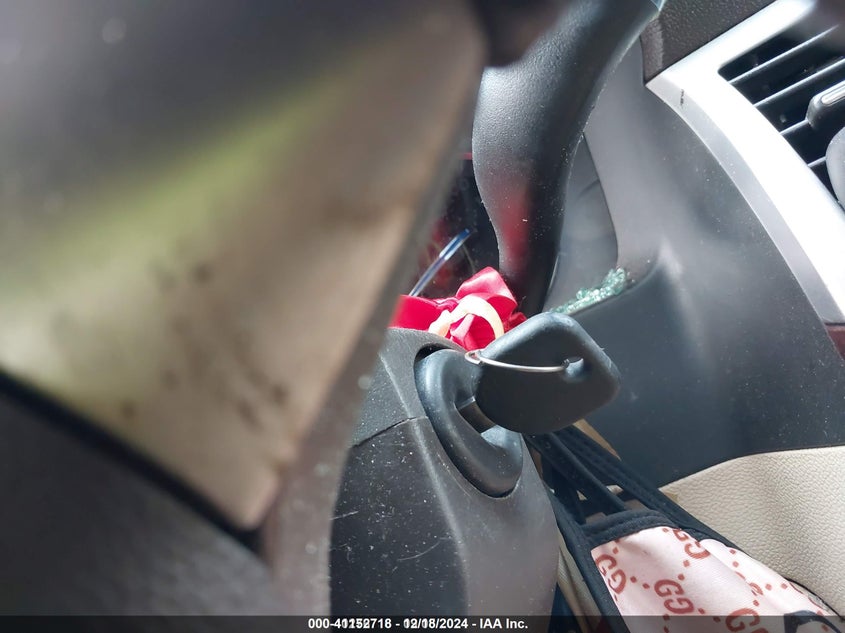 2008 Cadillac Escalade Standard VIN: 1GYEC63868R197355 Lot: 41152718