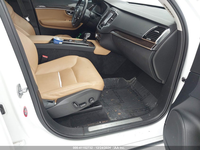 2016 VOLVO XC90 VIN: YV4A22PK1G1065264