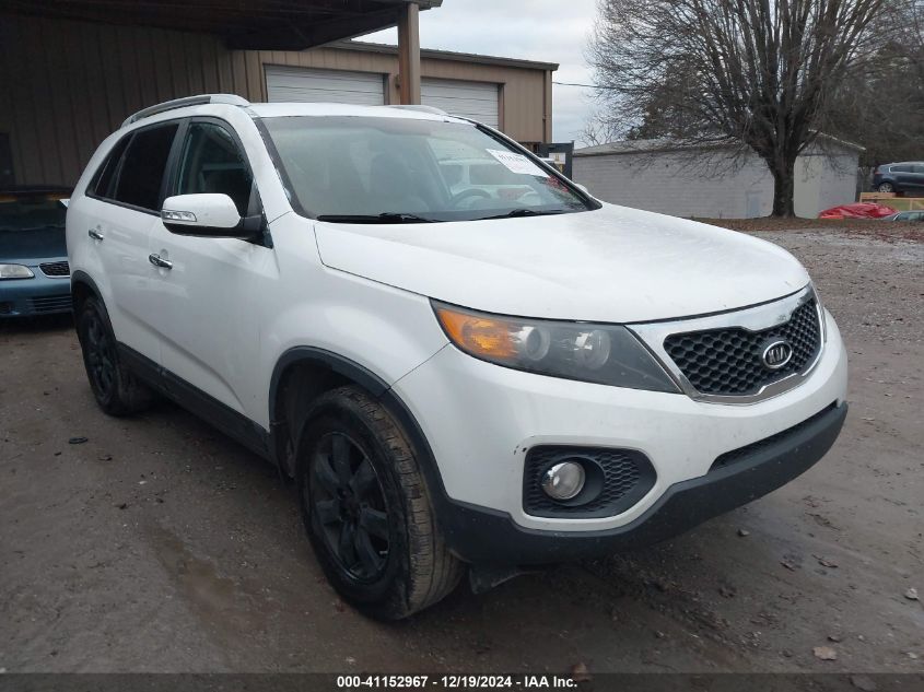 VIN 5XYKT4A65DG421111 2013 KIA SORENTO no.1