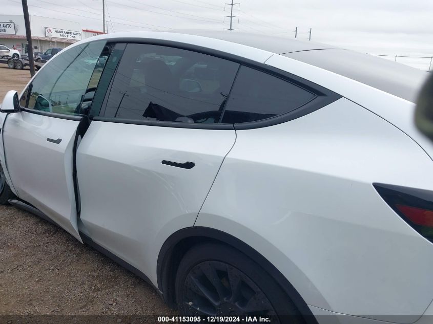 2022 Tesla Model Y Long Range Dual Motor All-Wheel Drive VIN: 7SAYGDEE2NA011388 Lot: 41153095