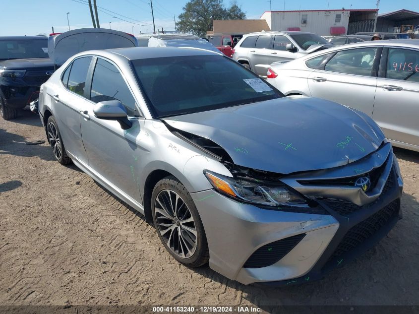 VIN 4T1B11HK3JU065870 2018 TOYOTA CAMRY no.1