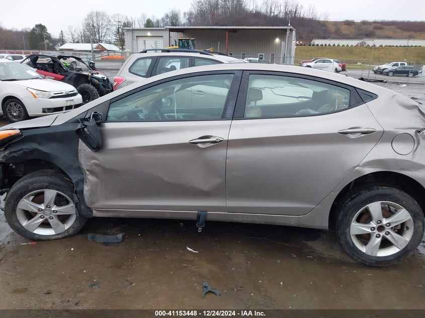 2012 HYUNDAI ELANTRA VIN: 5NPDH4AE5CH139365