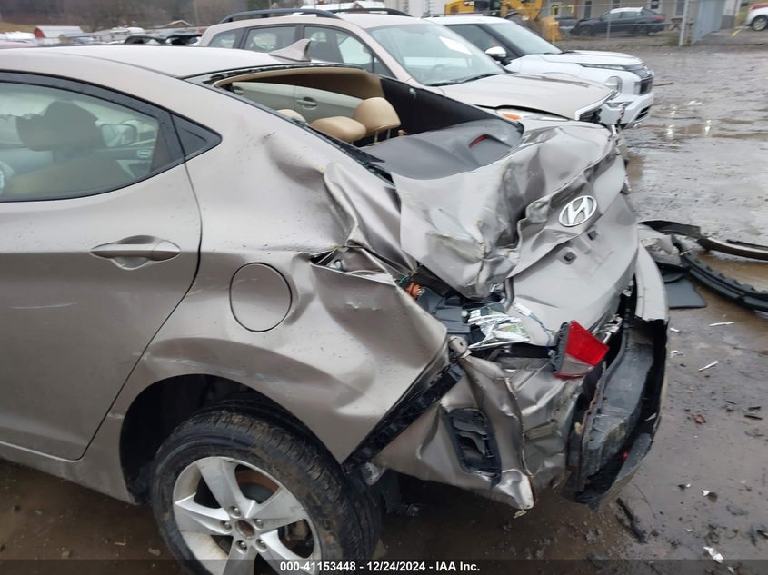 2012 HYUNDAI ELANTRA VIN: 5NPDH4AE5CH139365
