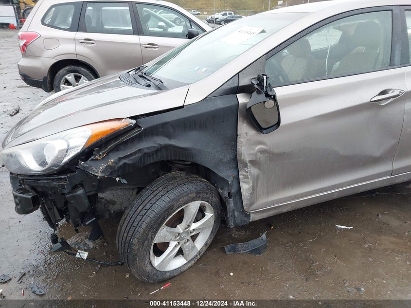 2012 HYUNDAI ELANTRA VIN: 5NPDH4AE5CH139365