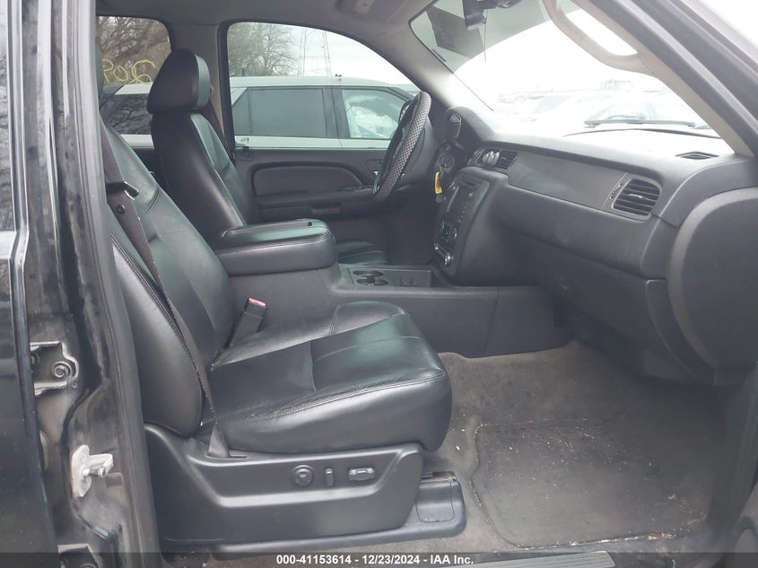 2008 CHEVROLET SUBURBAN 1500 VIN: 3GNFK16388G160010
