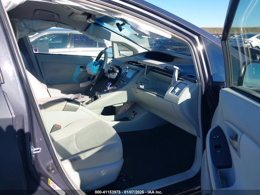 2015 TOYOTA PRIUS VIN: JTDKN3DU5F0453161