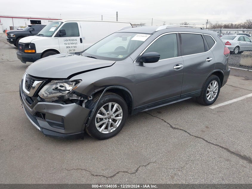 VIN KNMAT2MT5JP546135 2018 NISSAN ROGUE SV