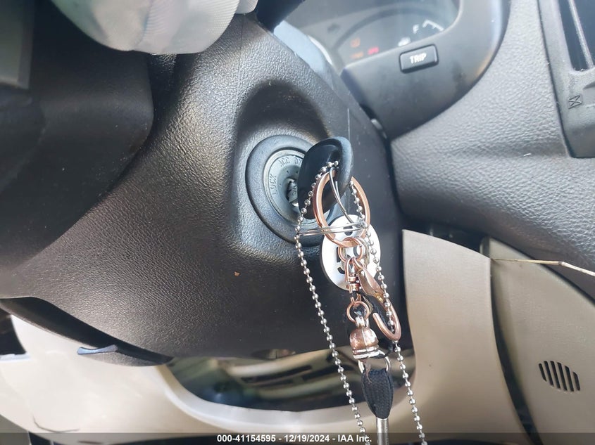 2010 HYUNDAI ELANTRA VIN: KMHDU4AD6AU030060