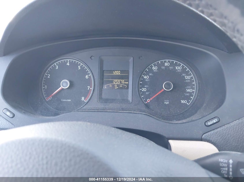 2011 VOLKSWAGEN JETTA VIN: 3VWLX7AJ0BM329352