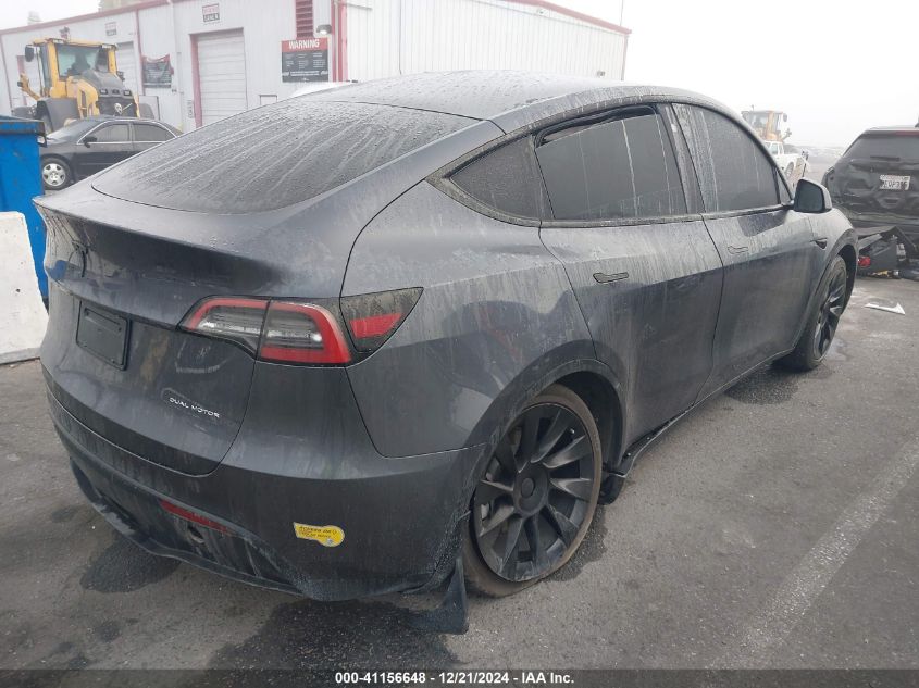 VIN 7SAYGDEE2NF392307 2022 TESLA MODEL Y no.4