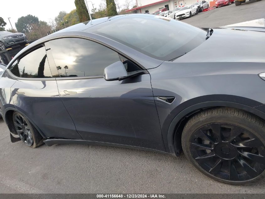 2022 Tesla Model Y Long Range Dual Motor All-Wheel Drive VIN: 7SAYGDEE2NF392307 Lot: 41156648