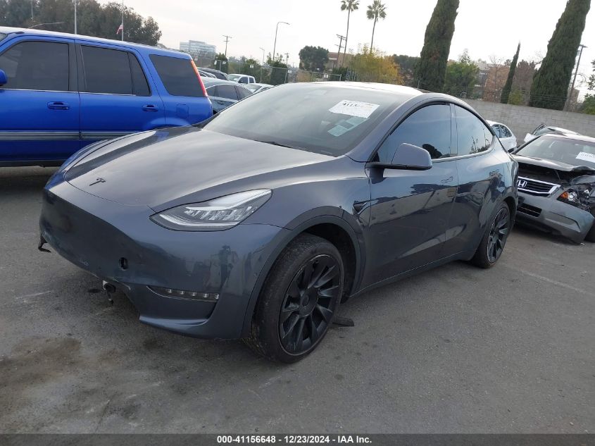 VIN 7SAYGDEE2NF392307 2022 TESLA MODEL Y no.2