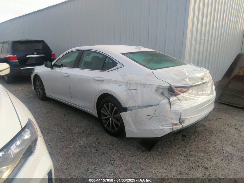 Vin: 58adz1b17mu108637, lot: 41648104, lexus es 350 20213