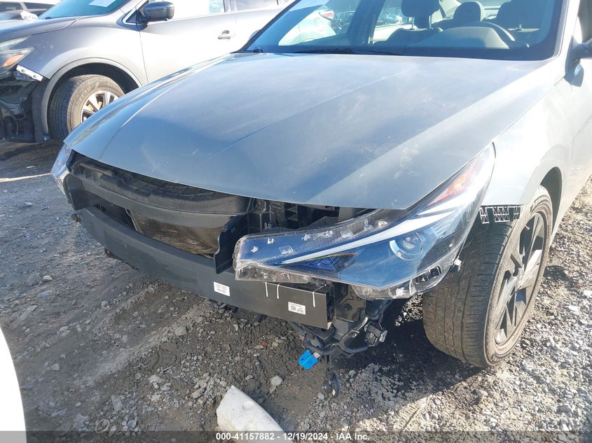 2022 HYUNDAI ELANTRA VIN: KMHLM4AG4NU331177