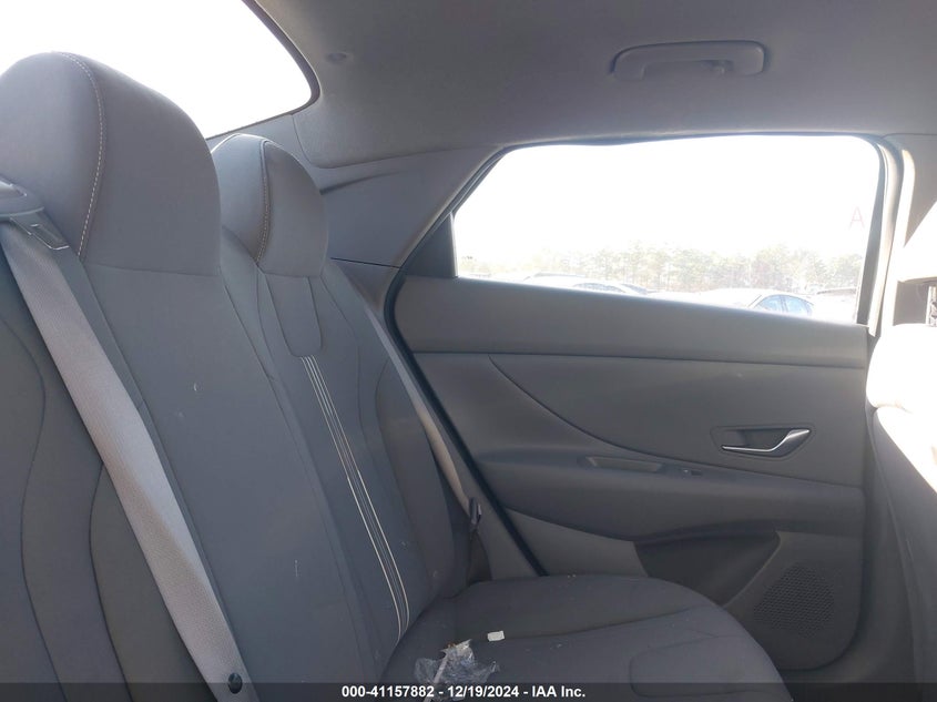 2022 HYUNDAI ELANTRA VIN: KMHLM4AG4NU331177