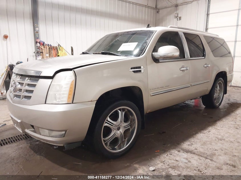 2007 CADILLAC ESCALADE ESV VIN: 1GYFK66827R302491
