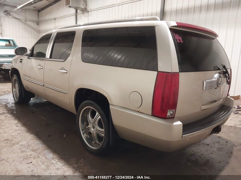 2007 CADILLAC ESCALADE ESV VIN: 1GYFK66827R302491