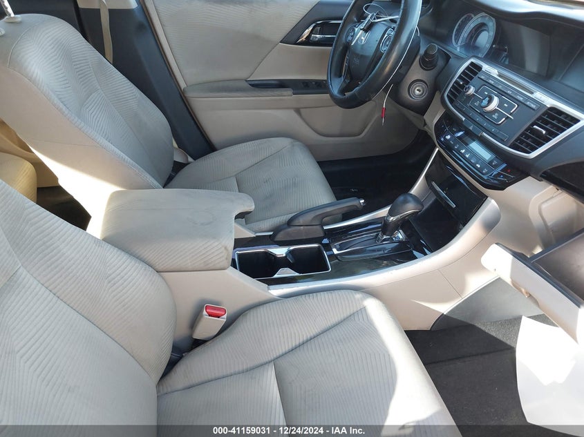 2016 HONDA ACCORD VIN: 1HGCR2F38GA156017